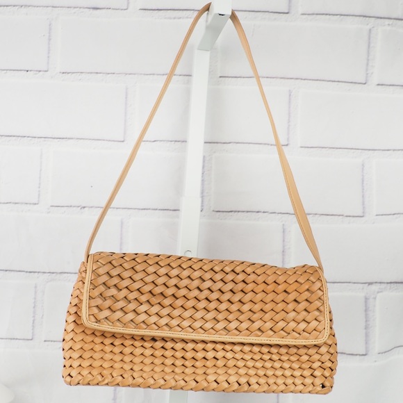 HOBO Handbags - Vintage HOBO INT’L natural leather woven small bag